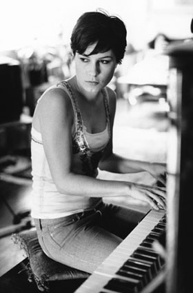 Missy Higgins photo